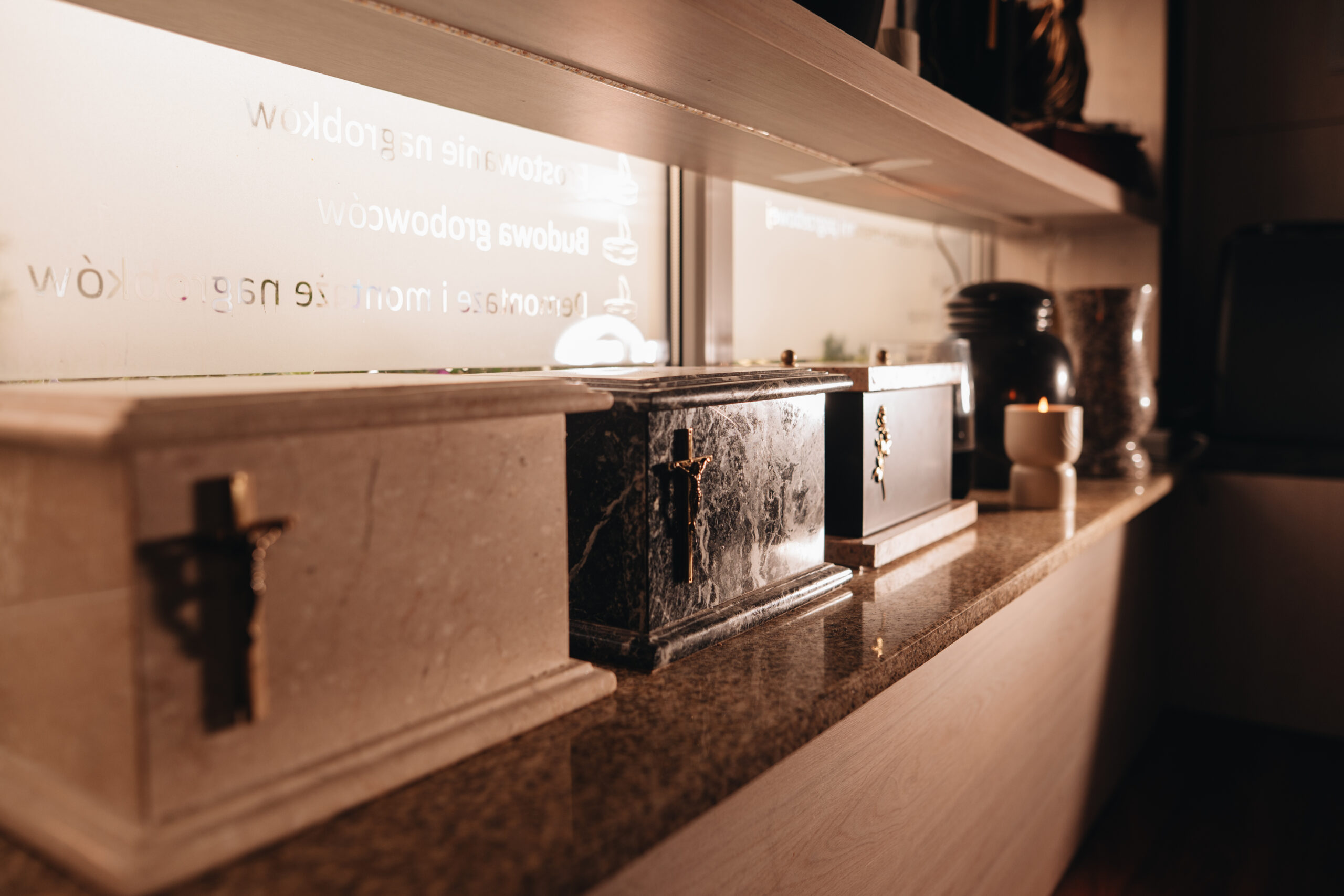 Urny kamienne dostępne w ofercie zakładu pogrzebowego Wejherowo Urny kamienne dostępne w ofercie zakładu pogrzebowego Wejherowo