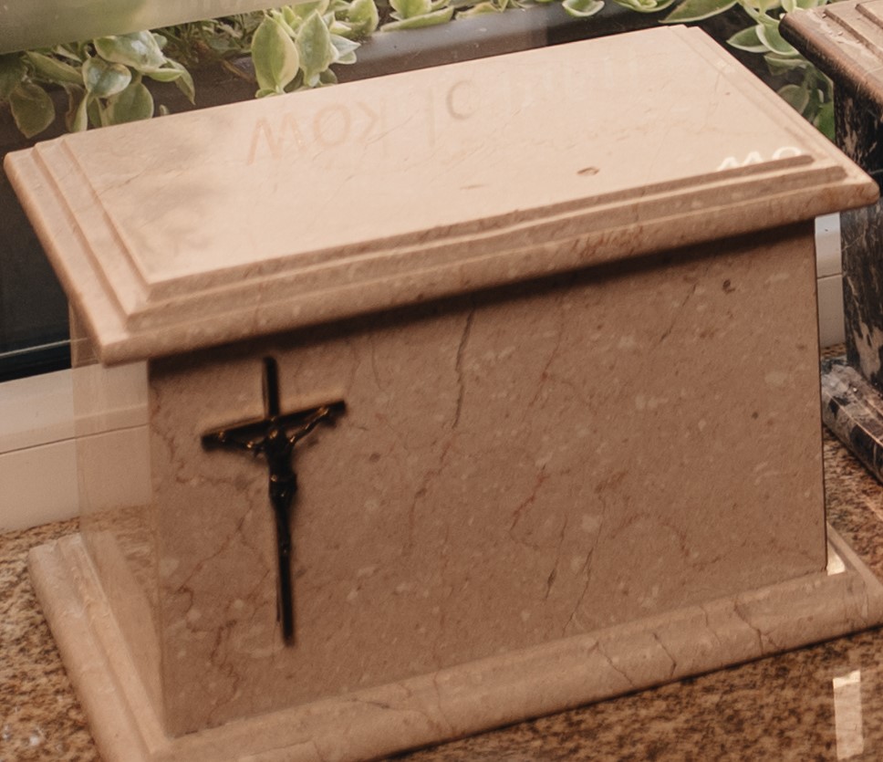 urna marmurowa calvaria24