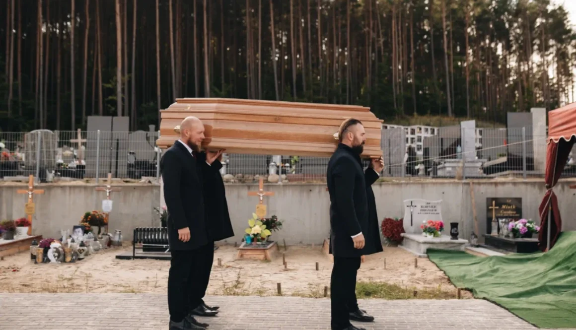 Asysta pogrzebowa Calvaria przy trumnie w kaplicy – godna oprawa ceremonii Wejherowo