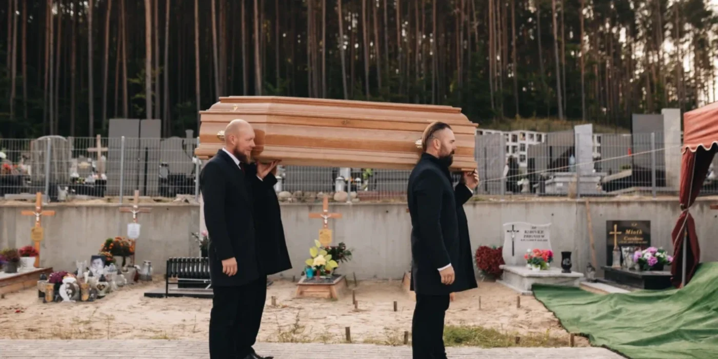 Asysta pogrzebowa Calvaria przy trumnie w kaplicy – godna oprawa ceremonii Wejherowo