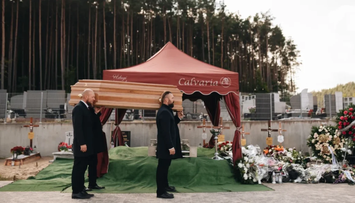 Asysta Calvaria podczas pochówku na cmentarzu – profesjonalna obsługa pogrzebu w Wejherowie